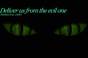 Occhi demoniaci : occhi, demoniaci, demone, halloween, mostro, creatura, male, evil, orrore, paura, notte, buio, sfondo, sguardo, infernale, licantropo, bestia, diabolico, diabolici, cattivo, diavolo, tenebre, lucifero, oscurità, satana